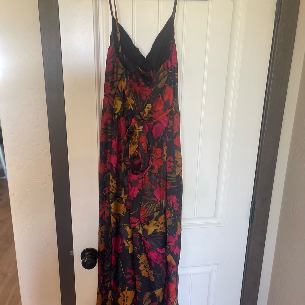 Sexy Satin VICI floral slit dress size L